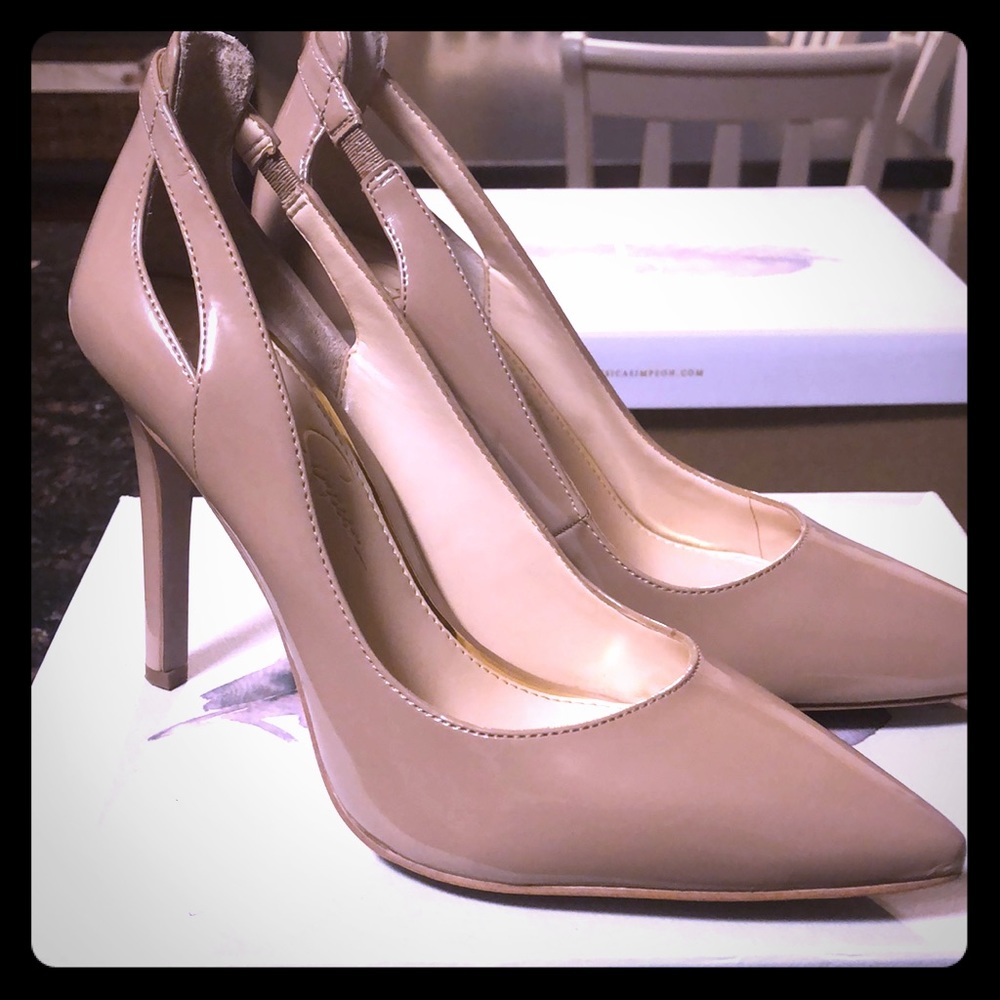 Jessica Simpson nude pumps